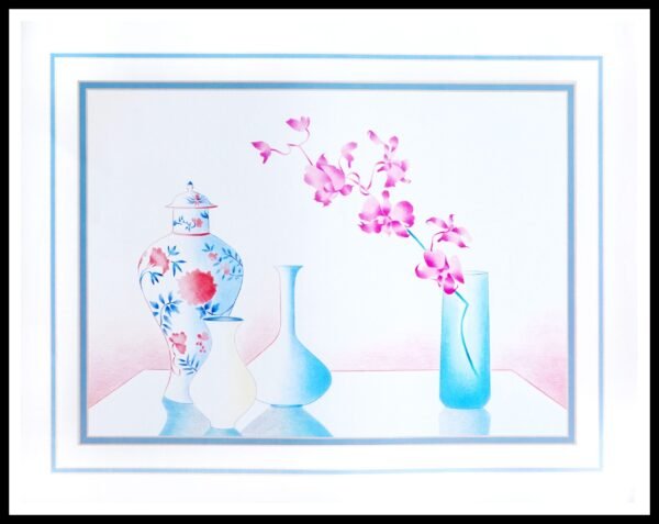 AK VH2352 Clear Vase/Flowers